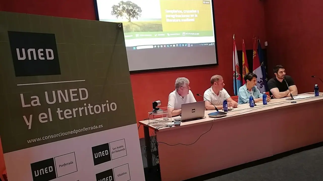 Inauguración del curso de la Uned sobre templarios, cruzadas y literatura en Ponferrada.