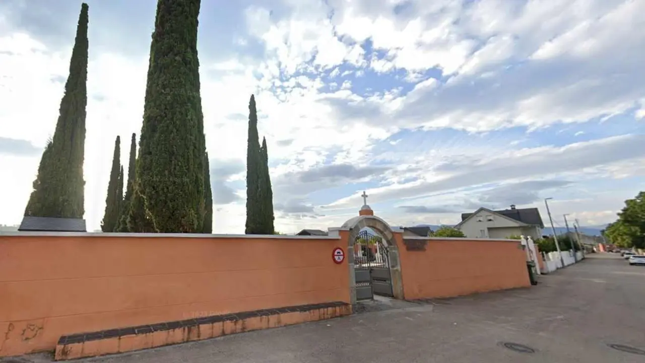 Imagen del actual cementerio de la localidad de Cacabelos.
