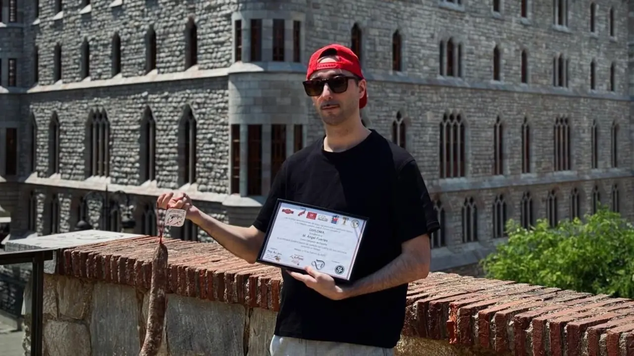 El leonés M.A. Fuertes, primer campeón de España de corte de Salchichón.