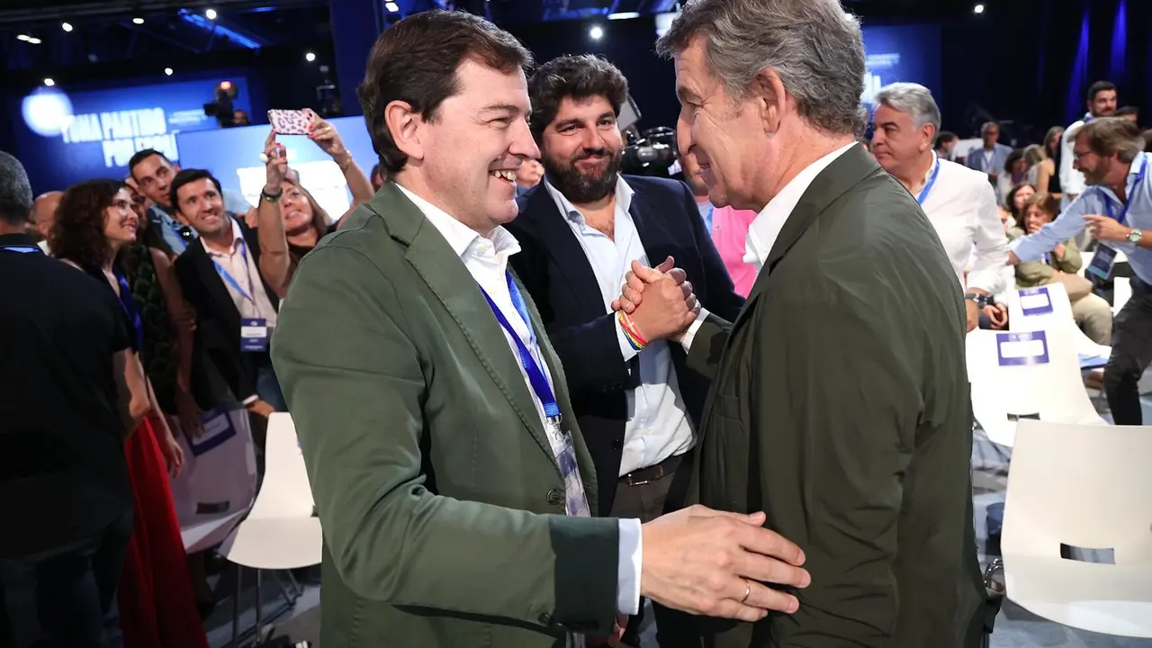 El presidente del Partido Popular de Castilla y León, Alfonso Fernández Mañueco, asiste a la primera jornada del 21 Congreso Nacional del Partido Popular. Foto: Lázaro