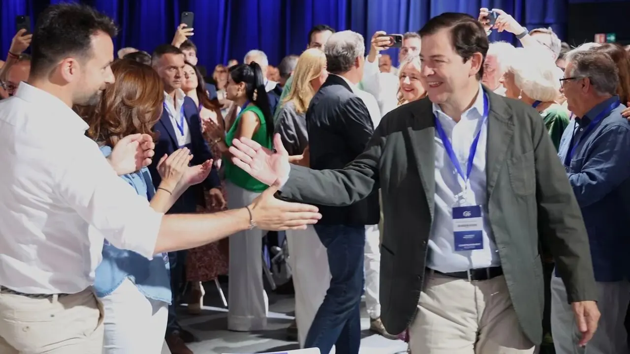 Congreso Nacional del PP, que se celebra bajo el lema ‘Toma partido por España’, con el debate de las ponencias política y de estatutos, los informes de los grupos parlamentarios y la presentación de la candidatura a la reelección de Alberto Núñez Feijóo.