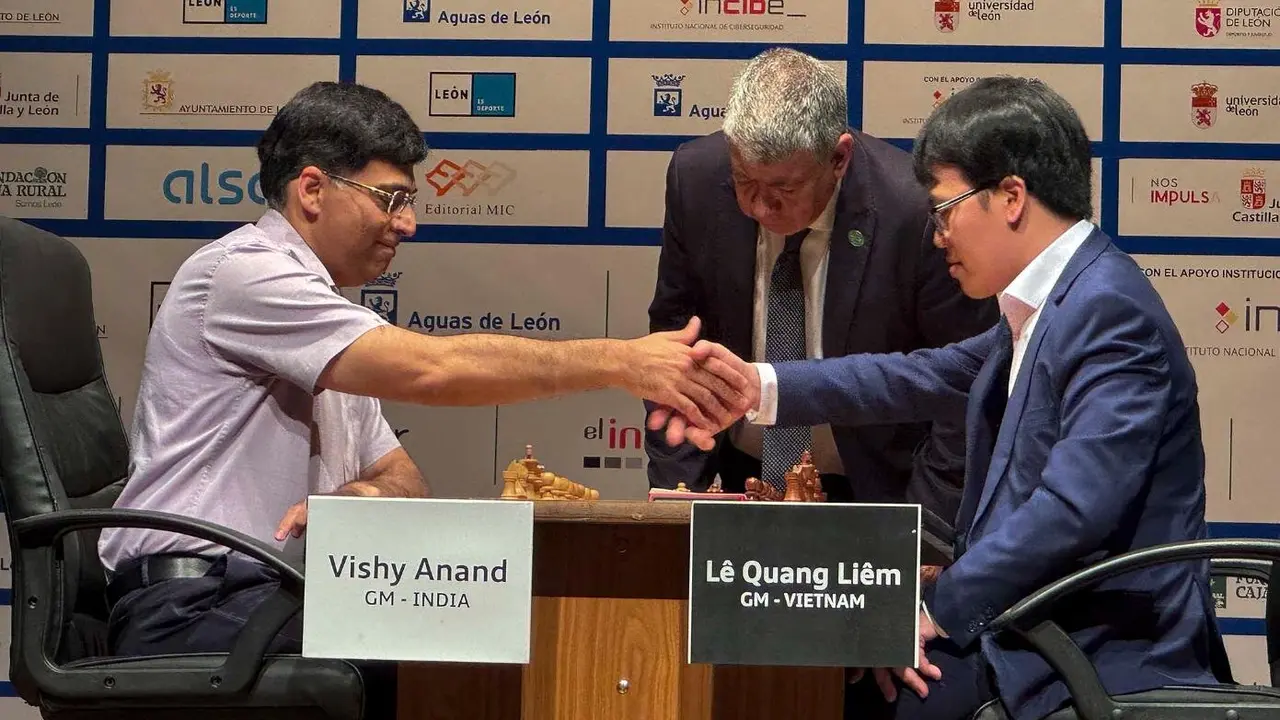 Lê Quang Liêm vence al pentacampeón mundial Anand y se proclama campeón del XXXVIII Magistral de Ajedrez de León. Foto: Luque