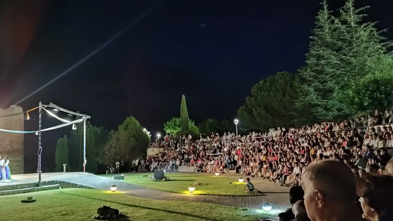 Verano en el Castillo. Valencia de Don Juan, para sentir y vivir.