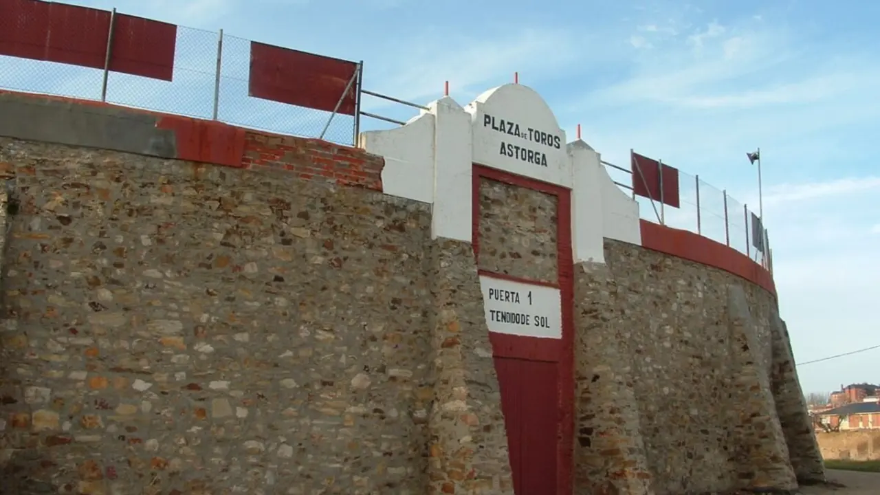 Exterior de la Plaza de Toros de Astorga. Foto: Mundo Toro