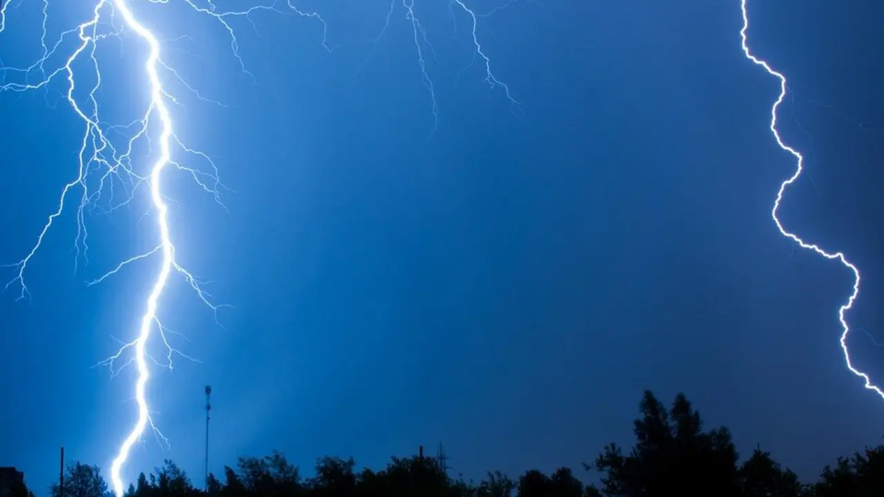Alto riesgo de incendios en León por una dana con fuerte aparato eléctrico.