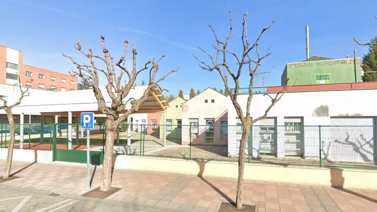 Exterior del EEI Parque de los Reyes de León.