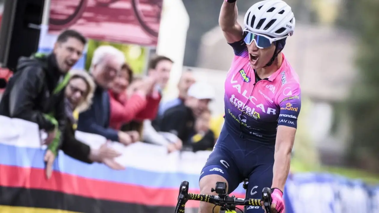 Un circuito urbano con salida y meta en la avenida Ordoño II se convertirá este sábado en el escenario del II Gran Premio Ciclismo Femenino Ayuntamiento con más de 300 participantes.
