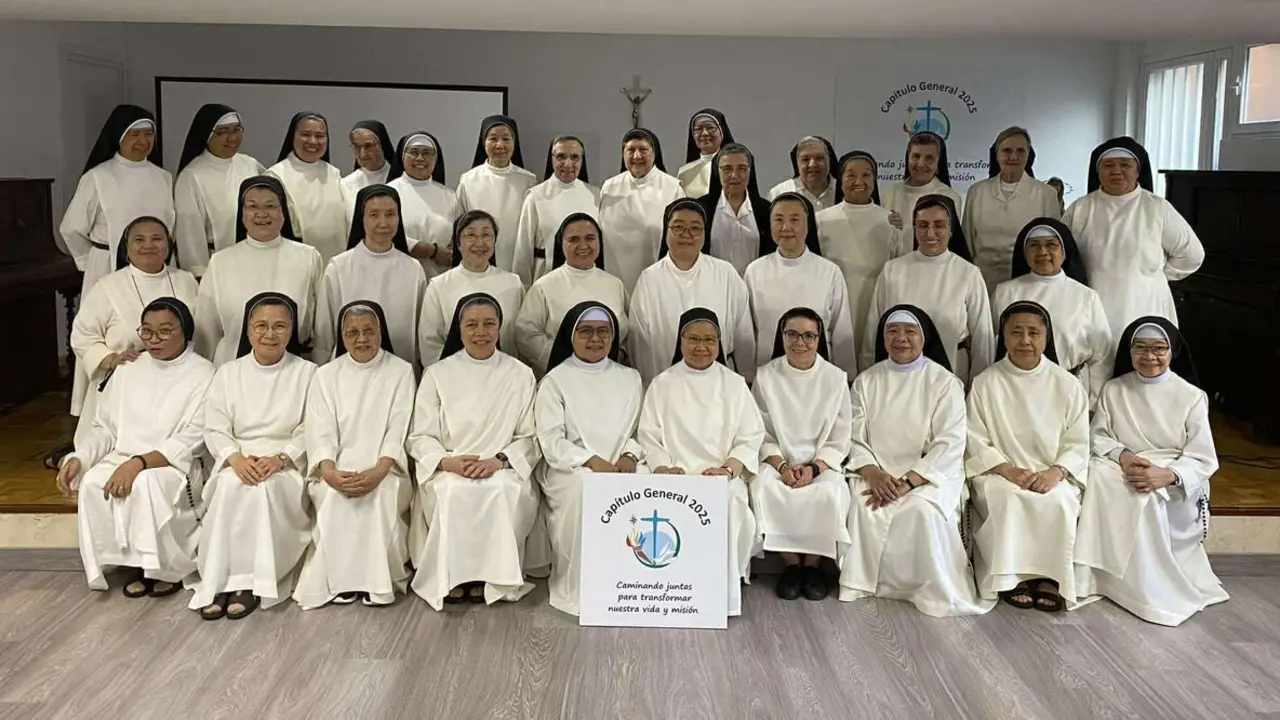 Foto de grupo del Capítulo General de las Dominicas en León.