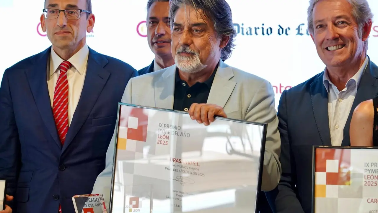 La empresa Drasanvi, dedicada desde 1993 a desarrollar, distribuir y comercializar productos naturales para la salud, belleza y bienestar, recibió este lunes el Premio Pyme del Año 2025 de León, un galardón que conceden el Banco Santander y la Cámara de Comercio de León, en colaboración con la Cámara de España y el Diario de León. Foto: Campillo