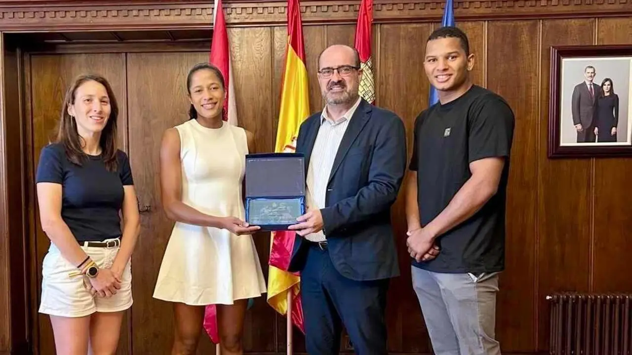 Un instante de la recepción oficial en el Ayuntamiento de Ponferrada.