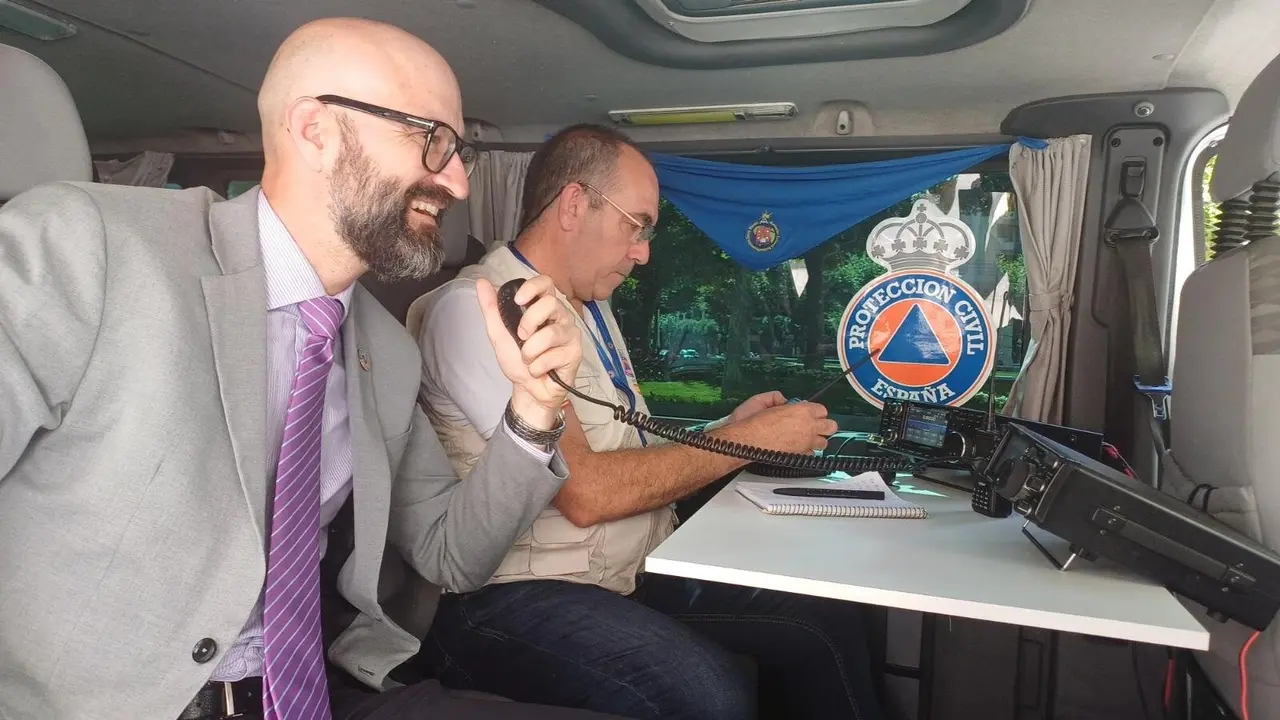 La Subdelegación del Gobierno en León reconoce el compromiso de los colaboradores de la Red de Radioaficionados en la provincia.