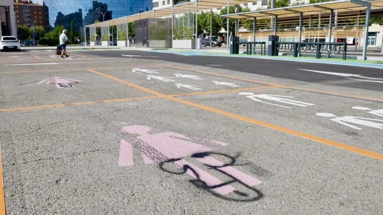 Vandalizan las plazas de aparcamiento reservadas para mujeres en León