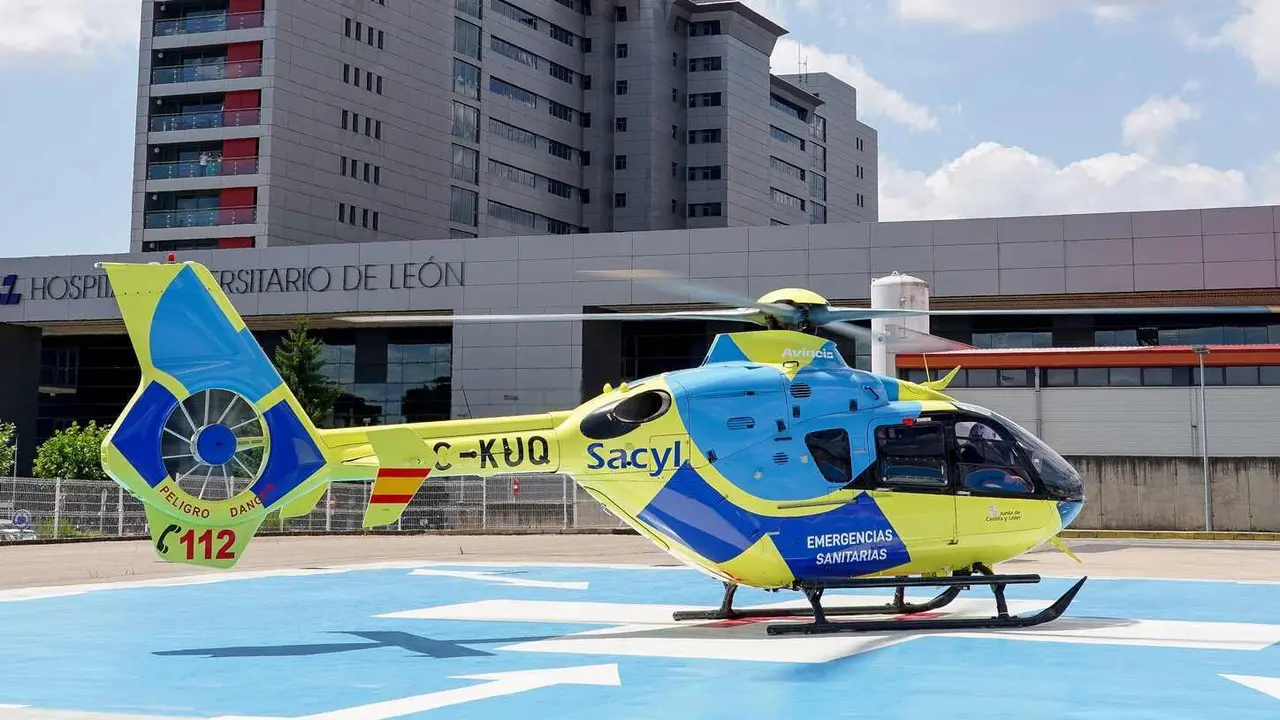 Helicóptero sanitario en el Hospital de León