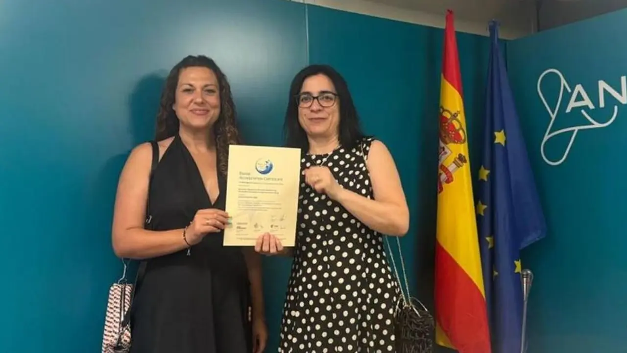Rebeca Martínez, subdirectora de Calidad de la Escuela, y Eva Cuervo, coordinadora del grado en Ingeniería Informática.