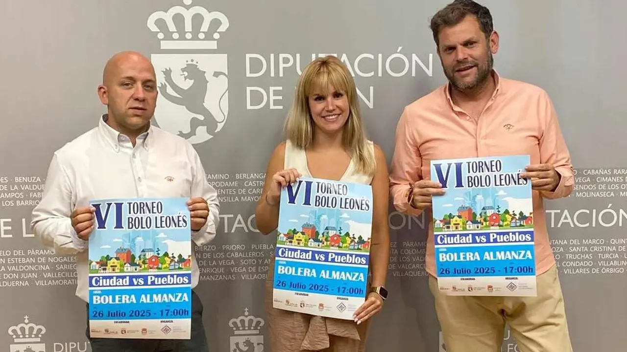 Un instante de la presentación del concurso de bolos que enfrenta a jugadores de la capital y la provincia.