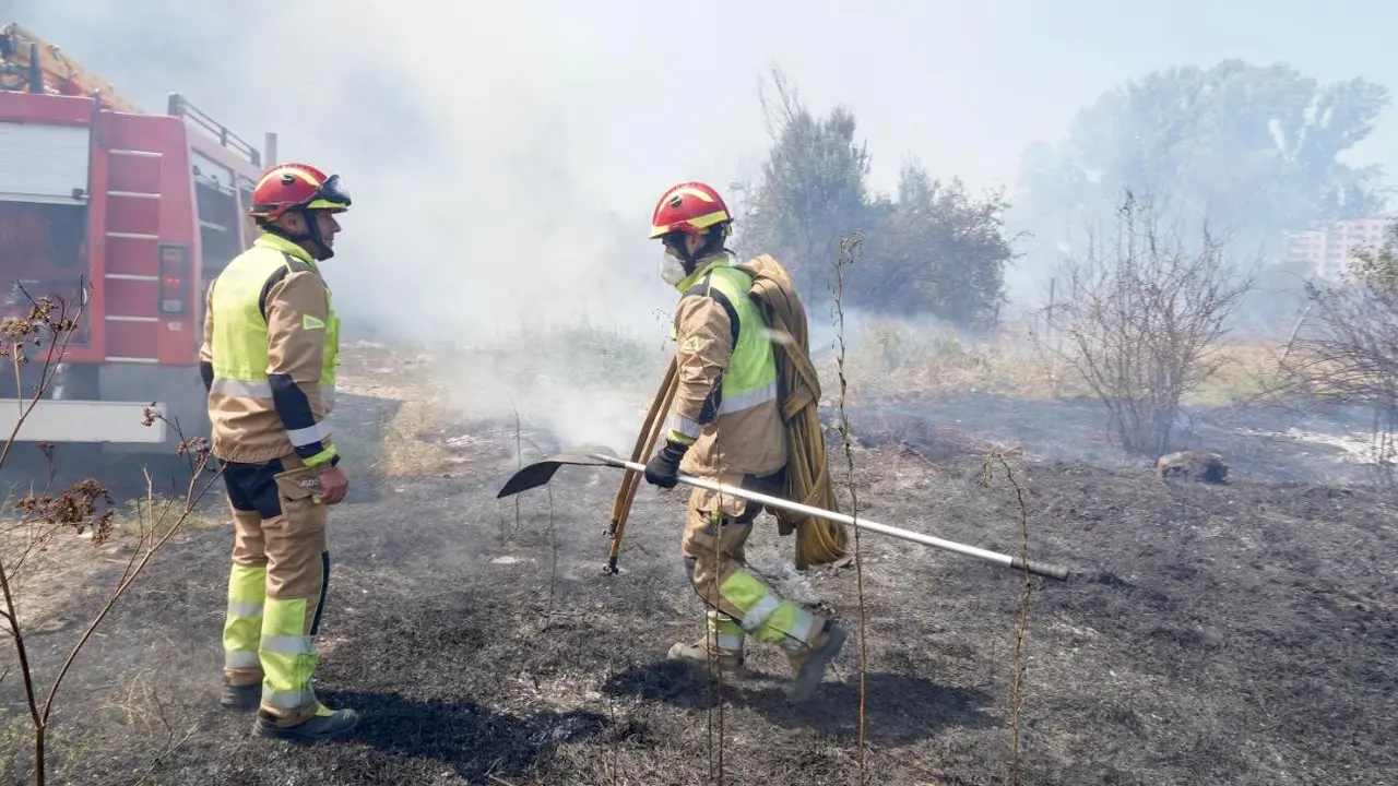 Imagen de un segundo incendio desatado este miércoles en la zona de Armunia.