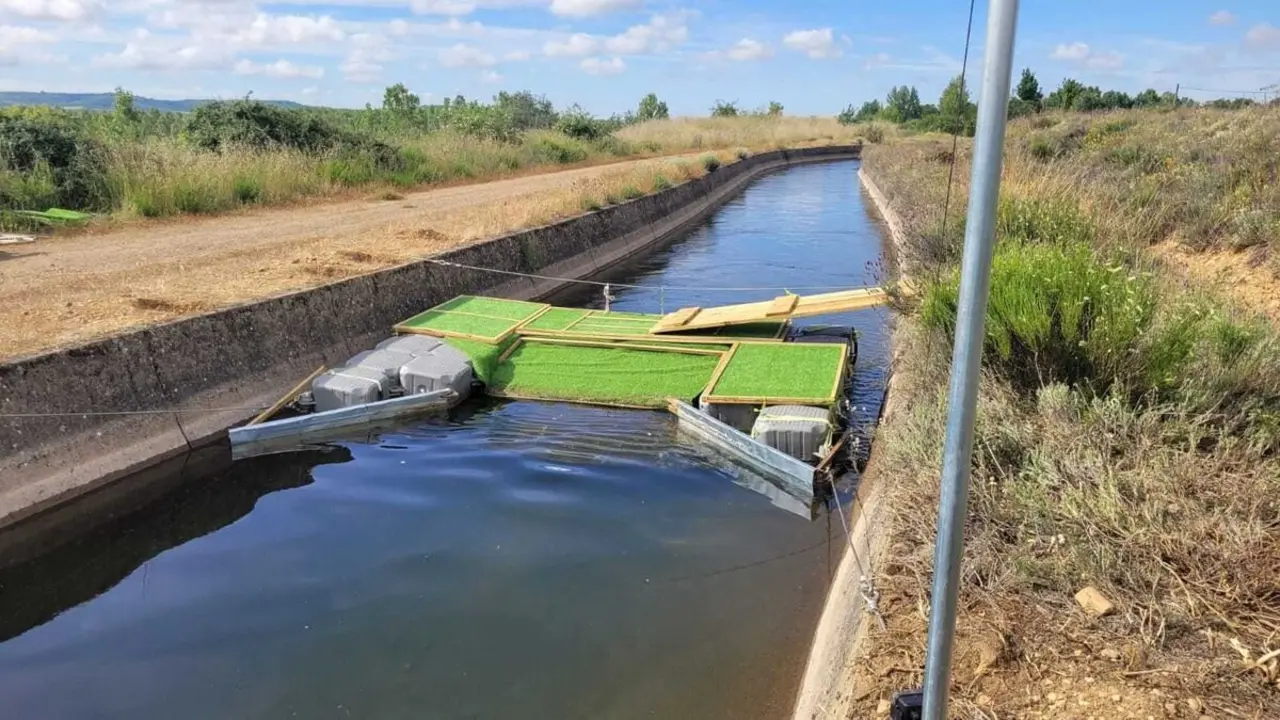 La Confederación Hidrográfica del Duero ha instalado en el Canal de Arriola dos nuevos dispositivos móviles para facilitar la salida de fauna silvestre.