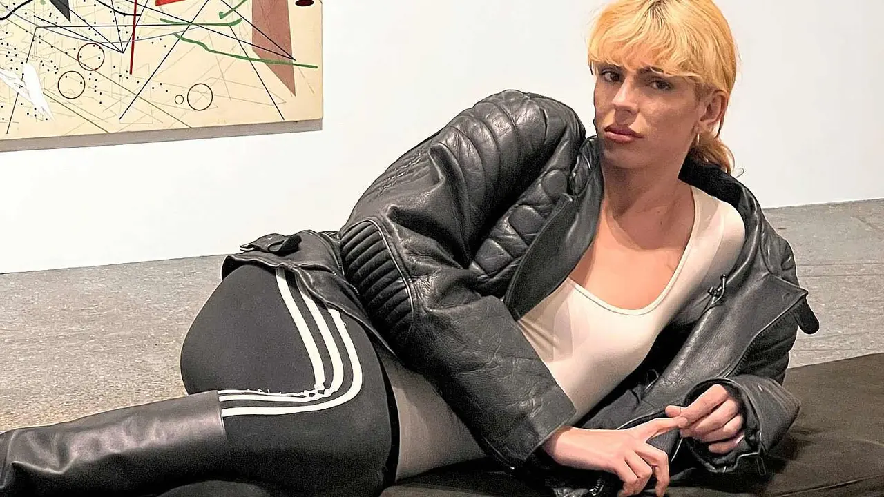 Samantha Hudson desnuda el Musac (2)