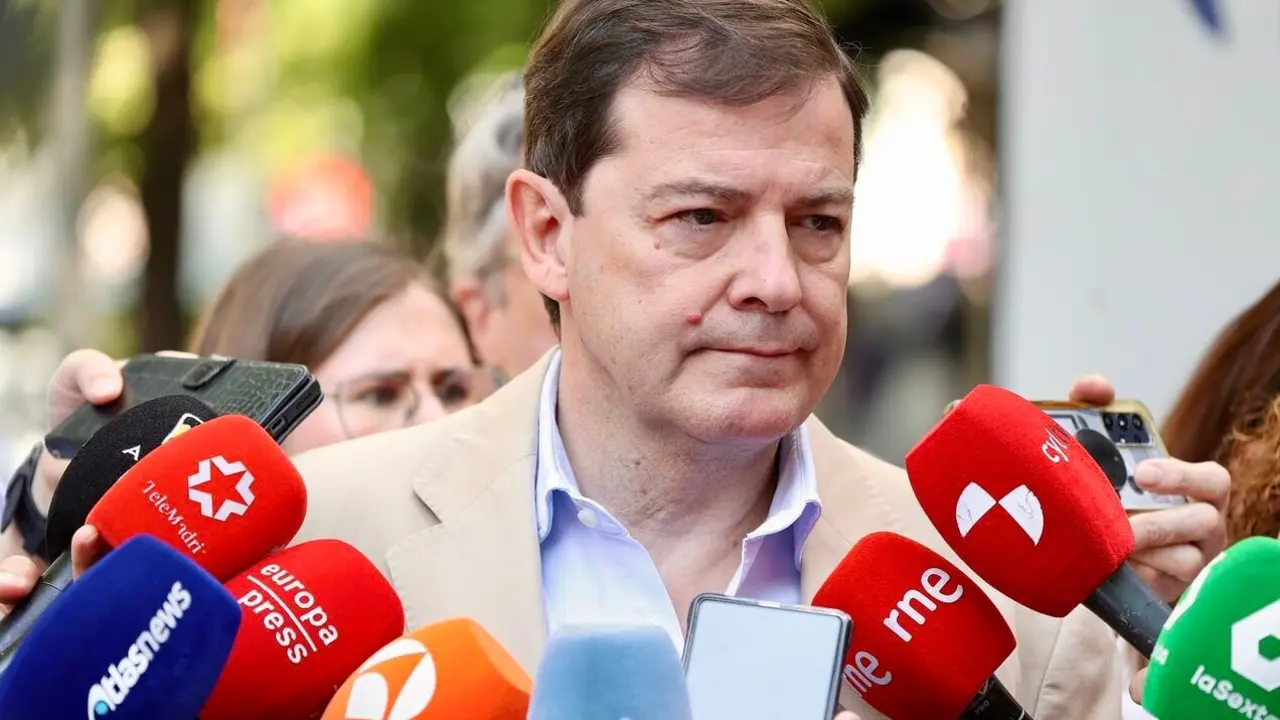 El presidente del Partido Popular, Alberto Núñez Feijóo, preside la reunión del Comité Ejecutivo Nacional del partido que se celebrará en Madrid, y a la que asiste el Presidente del Partido Popular de Castilla y León, Alfonso Fernández Mañueco. Foto: Juan Lázaro.