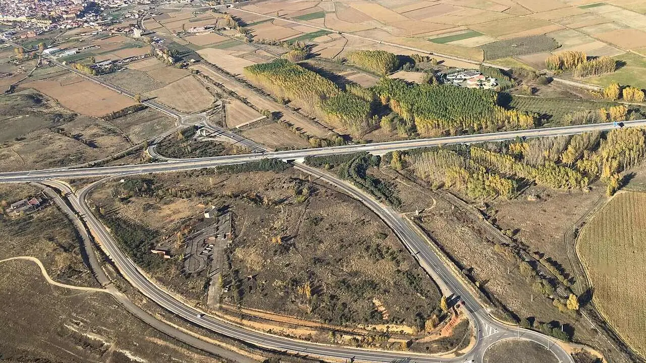 Imagen de la vista aérea de la AP-71 entre León y Astorga.