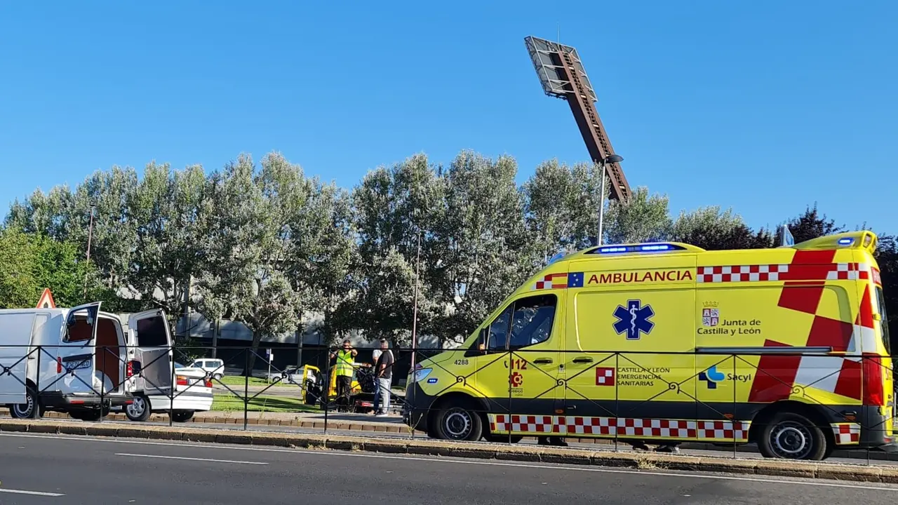 El accidente se registró en las inmediaciones del estadio Reino de León.