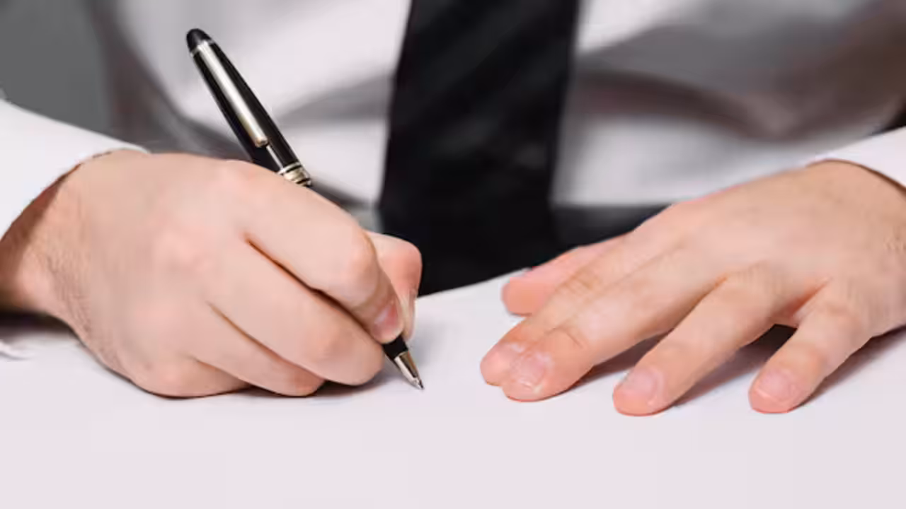 Imagen de archivo de una firma.