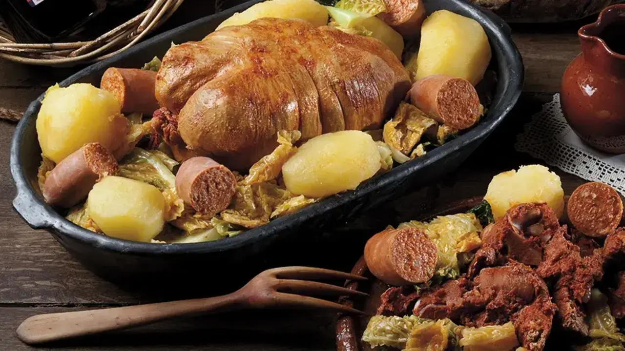 El botillo es el plato estrella de la gastronomía berciana