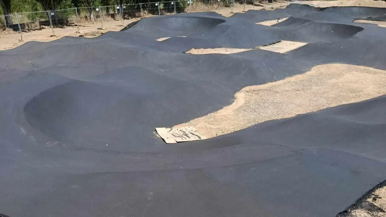 La pista, con 505 metros de recorrido y diseñada para todas las edades, avanza a buen ritmo y posicionará al barrio leonés como referente autonómico en esta disciplina.