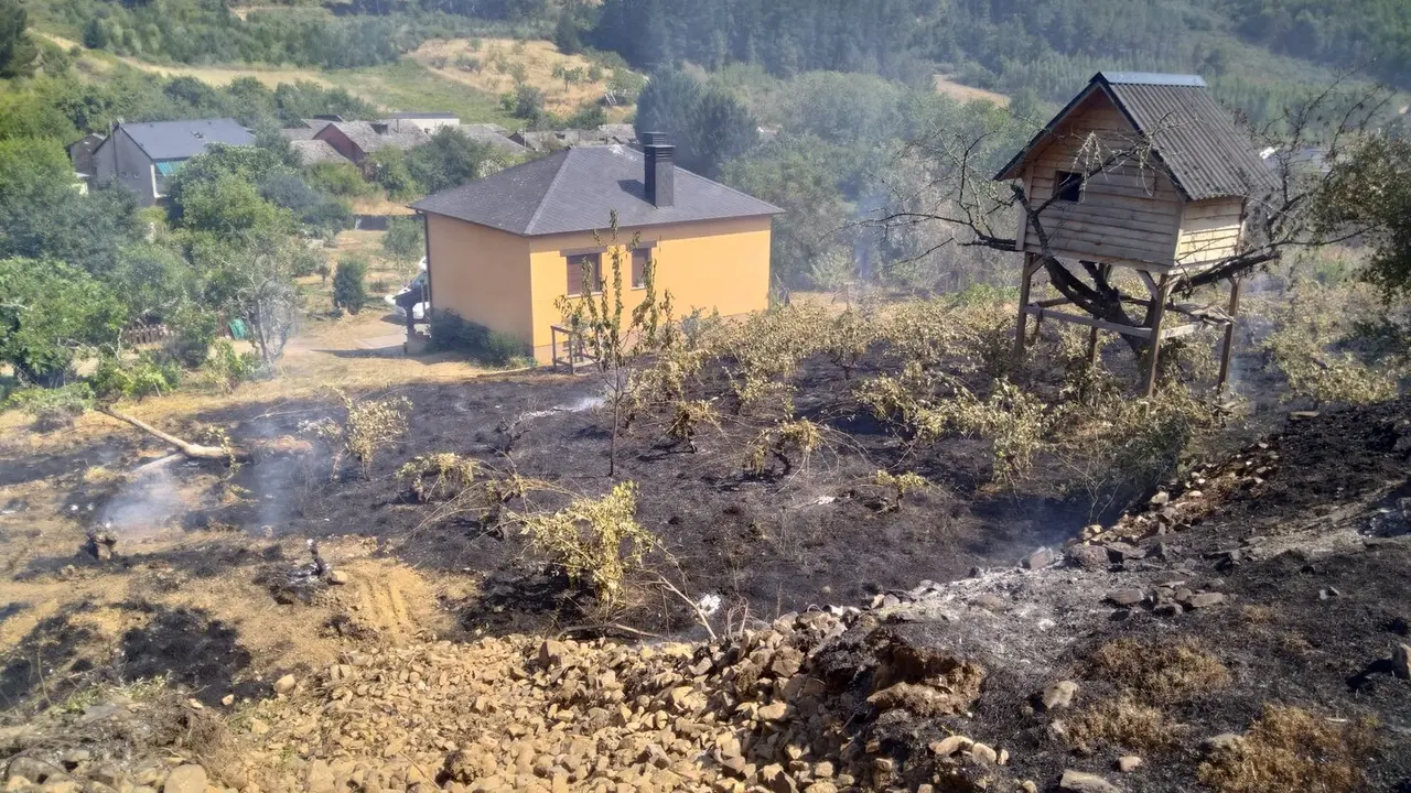 Una de las intervenciones de los Bomberos de Ponferrada este domingo.