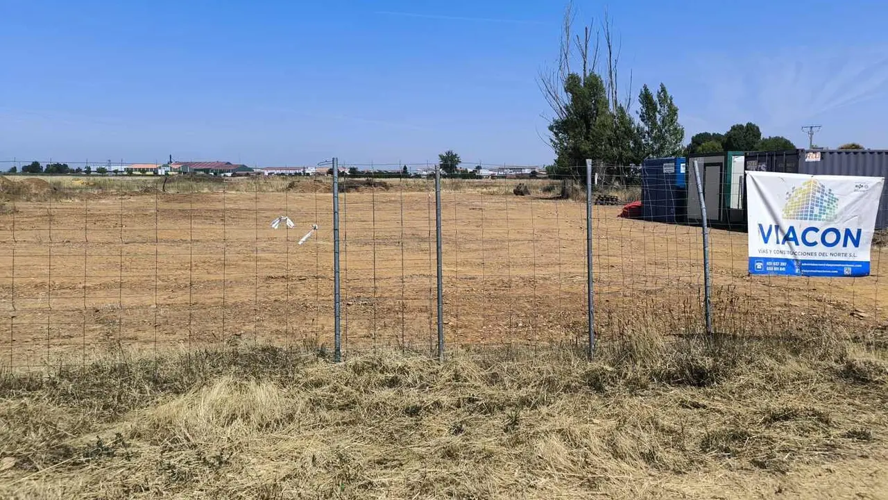 Imagen de las obras ya iniciadas para el nuevo camping.