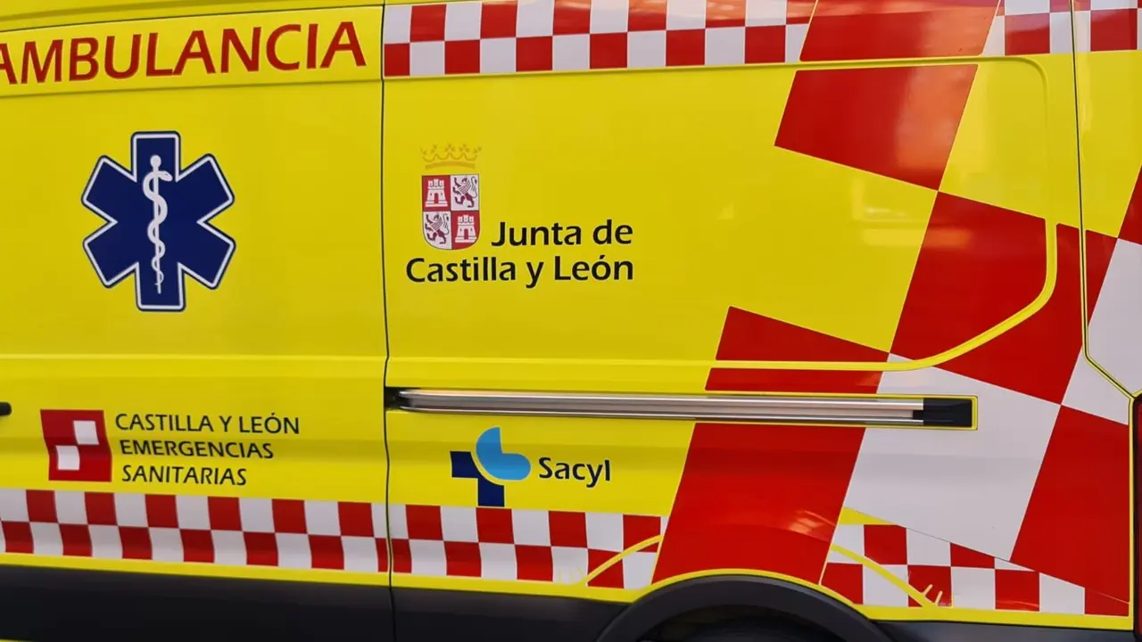 Imagen de una ambulancia de Emergencias Sacyl.