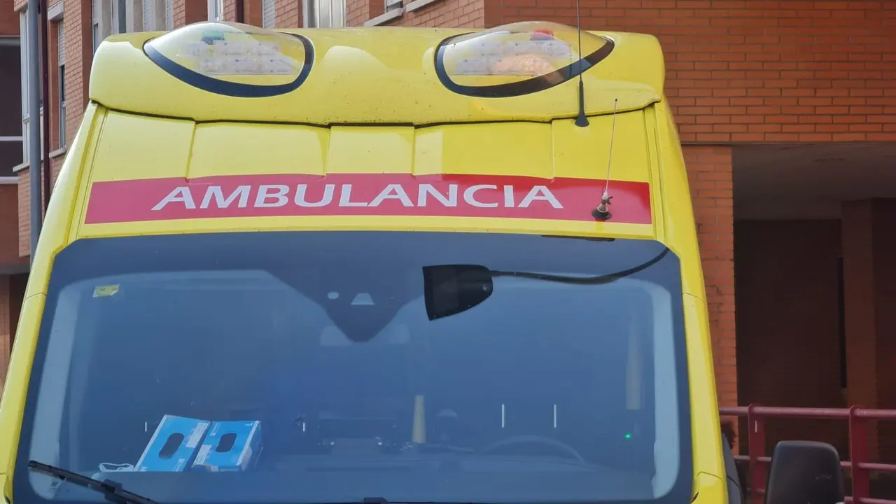 Imagen de una ambulancia de Emergencias Sacyl.