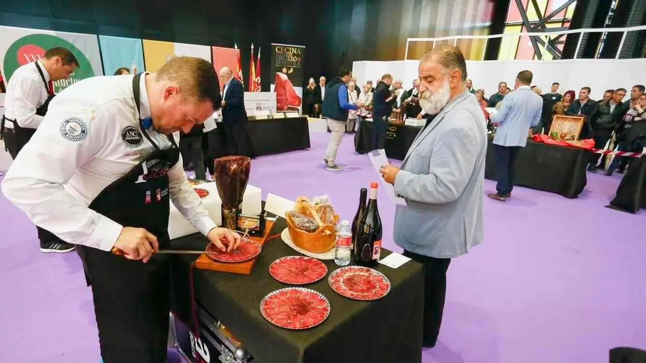 La Feria de los Productos de Leon acoge el I Concurso Nacional de Cortadores de Cecina, organizado por la Indicacion Geografica Protegida (La Feria de los Productos de Leon acoge el I Concurso Nacional de Cortadores de Cecina, organizado por la In (La
