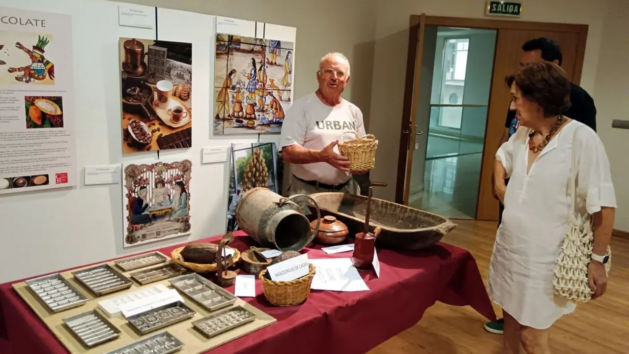 Reproducciones de obras de arte y elementos vinculados al manejo y elaboración de los productos permiten al visitante conocer mejor la alimentación del peregrinaje.
