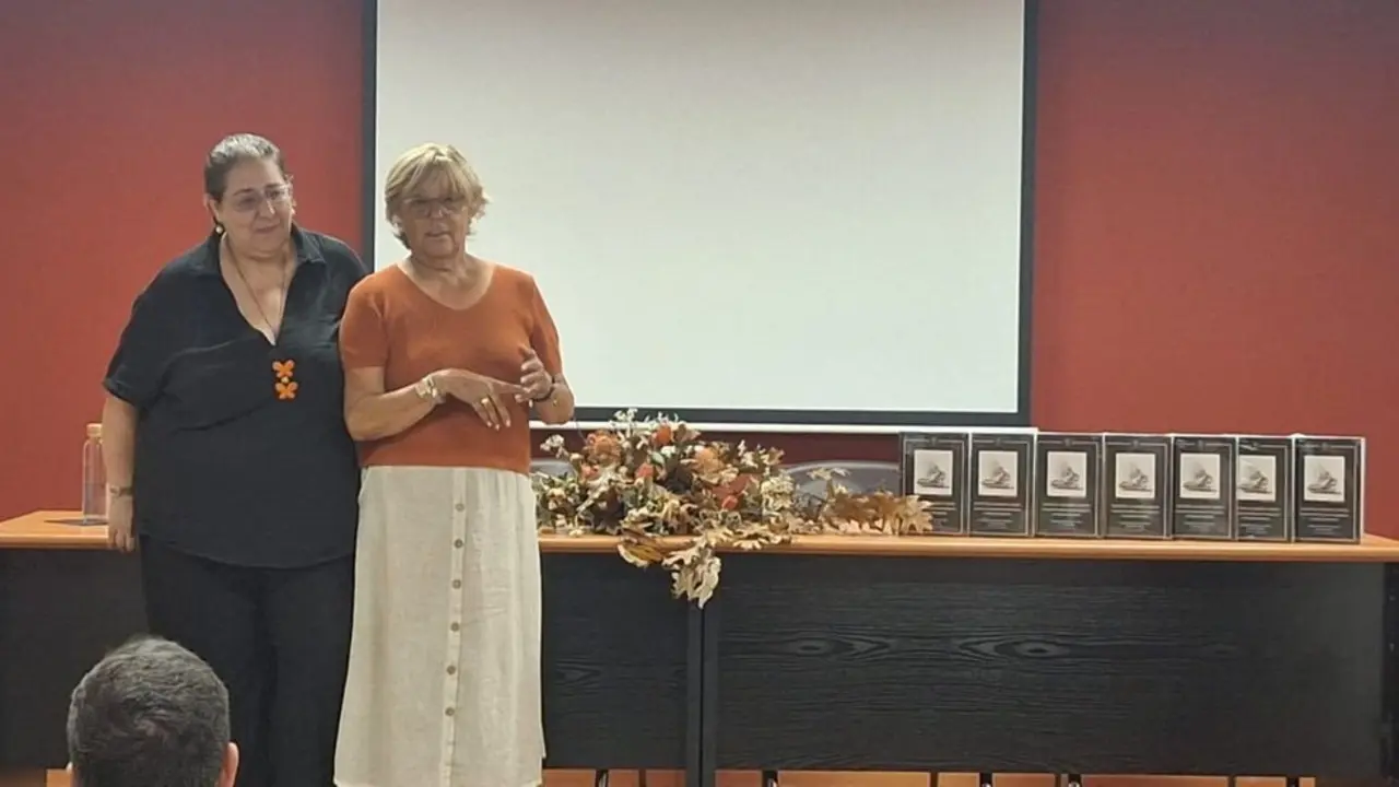 Homenaje a Faustina Álvarez en Murias de Paredes.