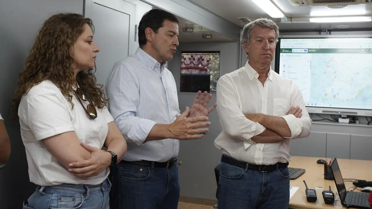 Ester Muñoz, Alfonso Fernández Mañueco y Feijóo visitan Palacios del Sil.