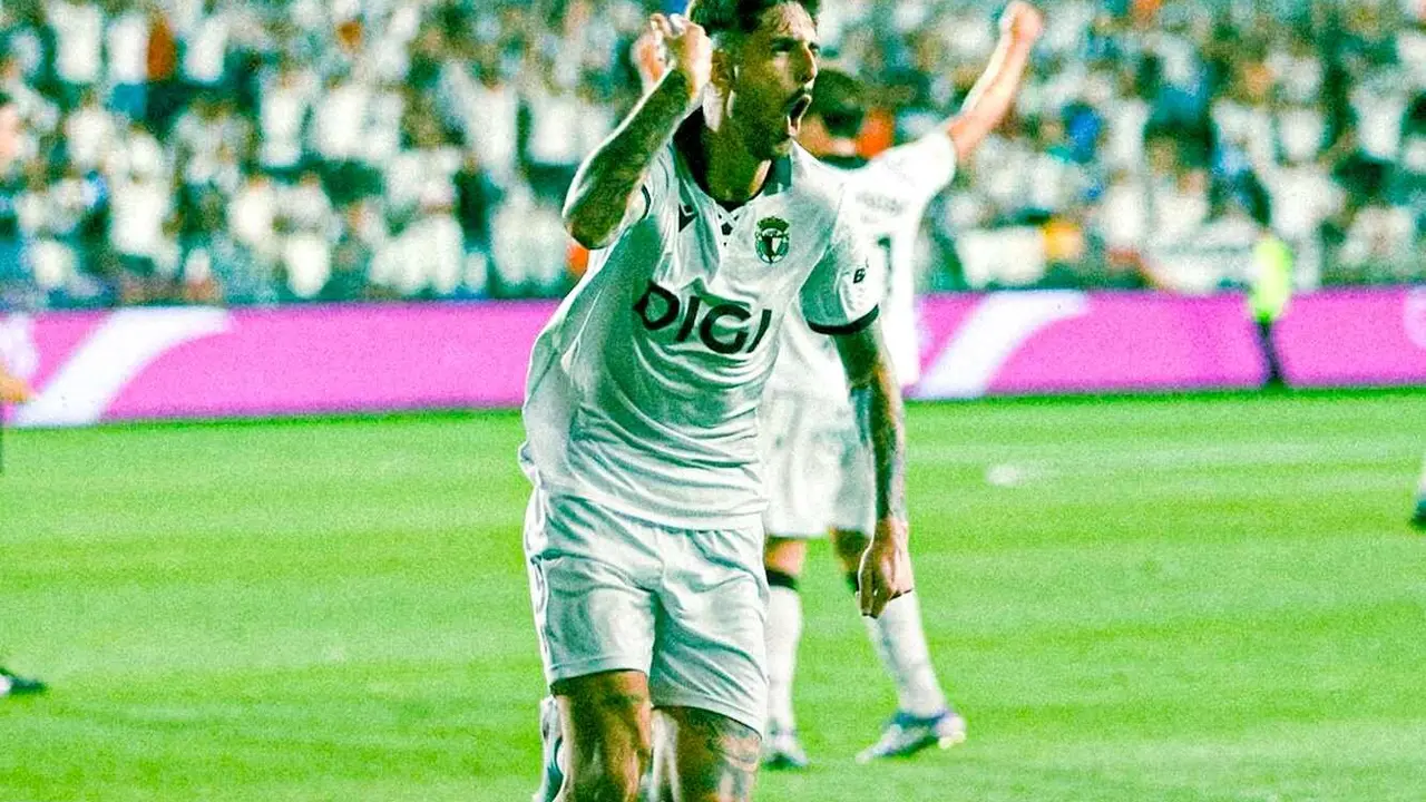 El Burgos ha sido superior a la Cultural desde el primer minuto.