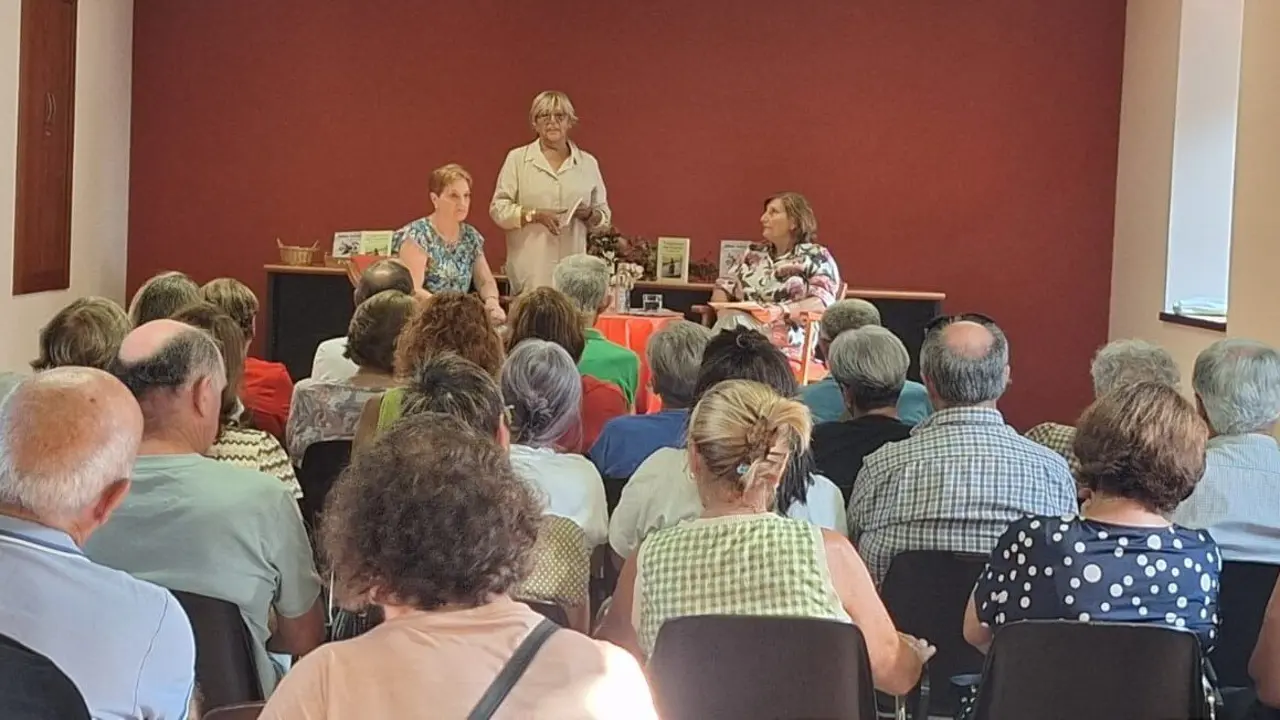Velada literaria en Murias de Paredes.