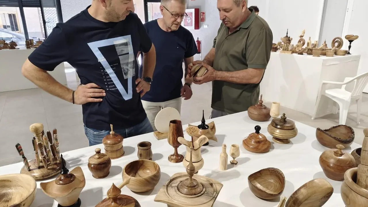 El Jardín de los Patos de Valencia de Don Juan acoge este fin de semana la 28 Feria de Artesanía.