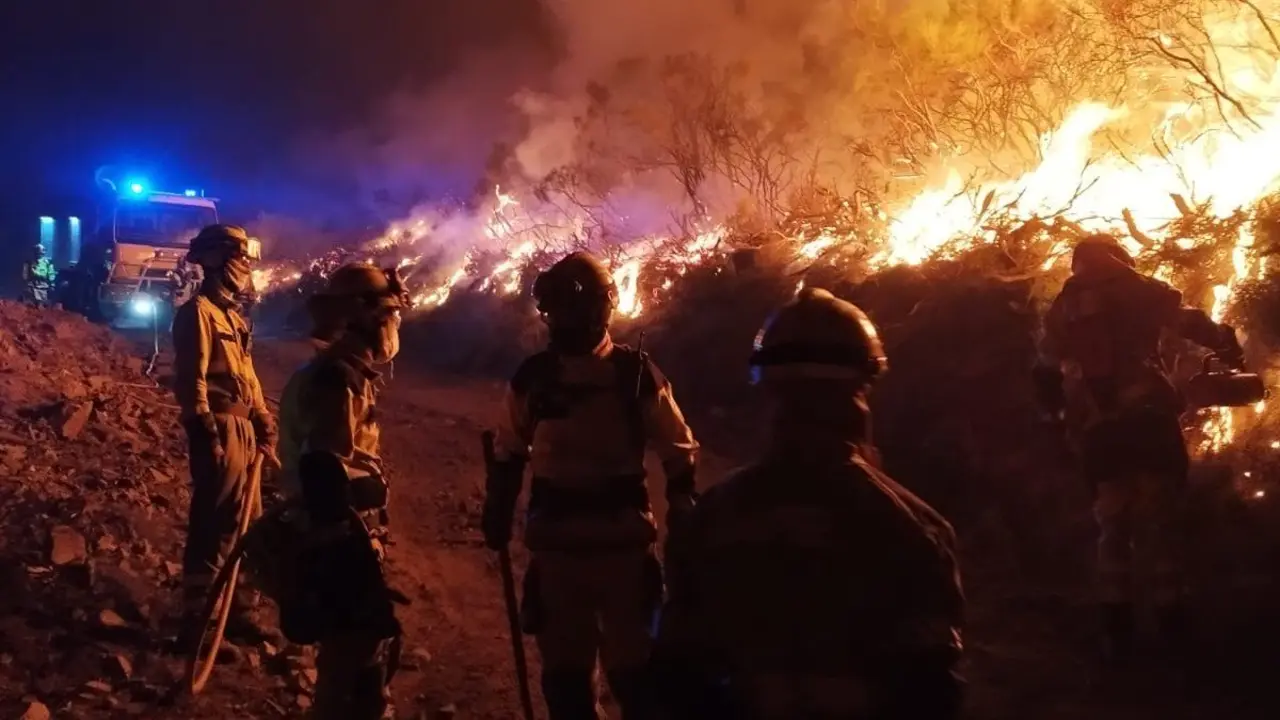 Bomberos forestales de la Brif Tabuyo en el incendio de Igüeña. Foto: Brif Tabuyo