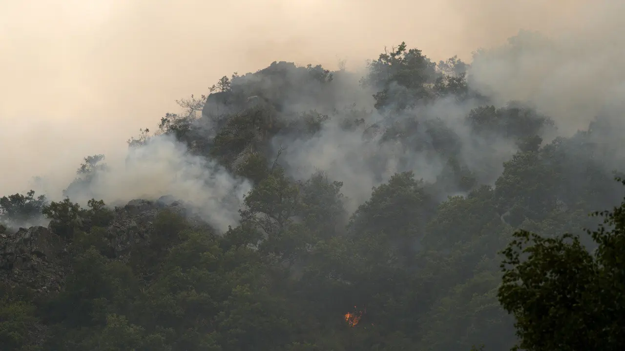 Incendio en Anllares del Sil (Le&oacute;n).