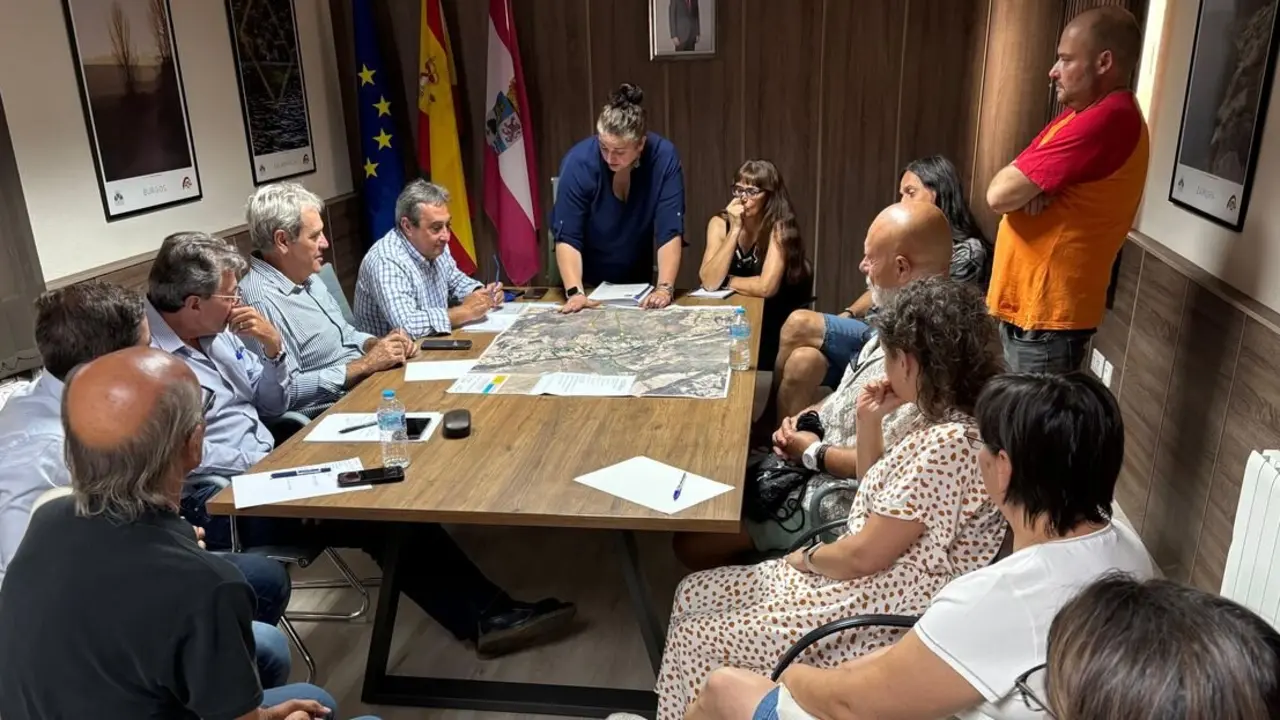 Reunión de la Junta con los alcaldes de los municipios afectados por los incendios 1
