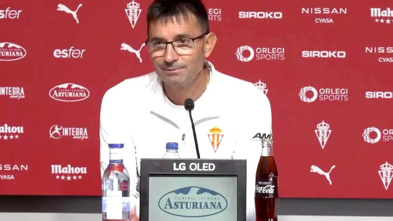 Garitano, durante la rueda de prensa previa al encuentro ante el Sporting de Gijón.