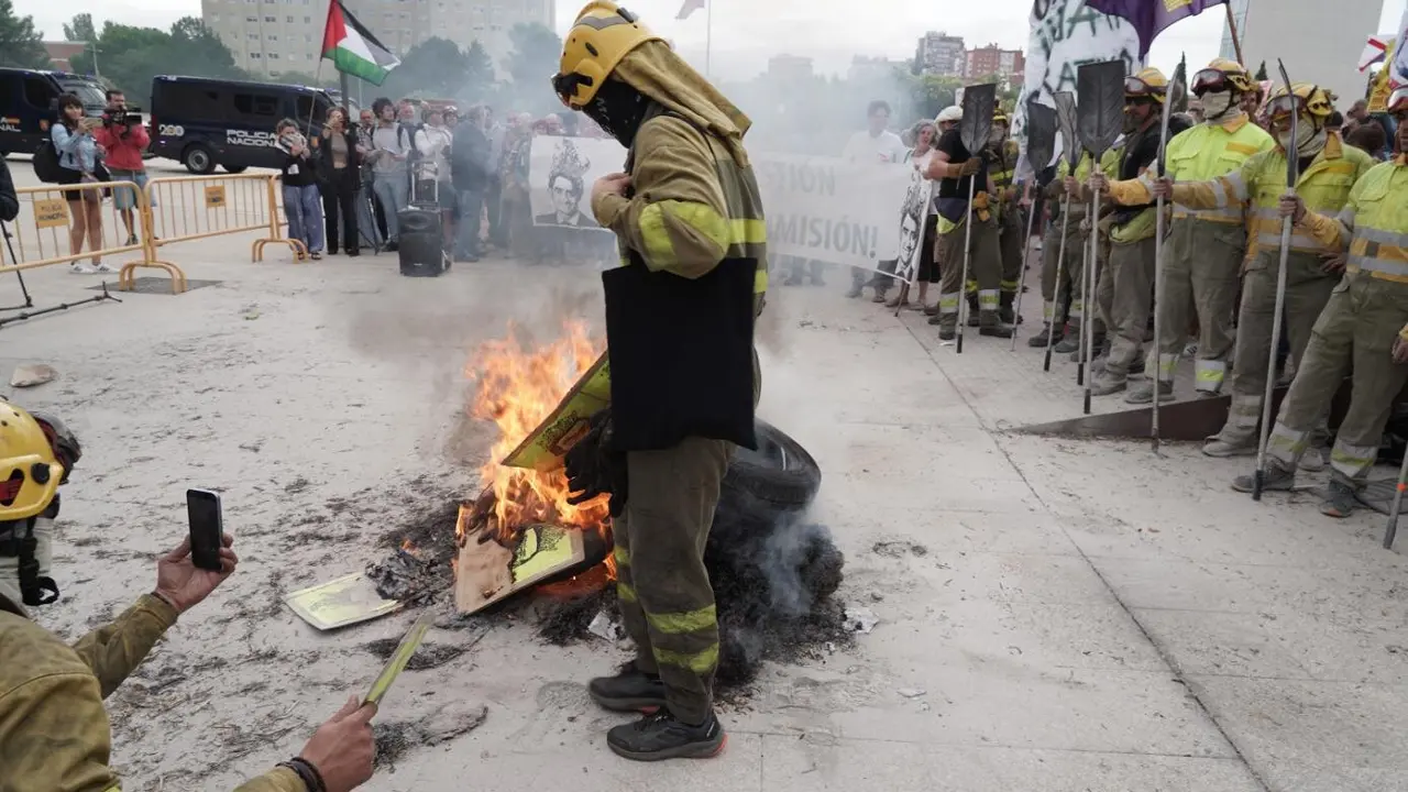 Imagen de una de las protestas de los brigadistas forestales.