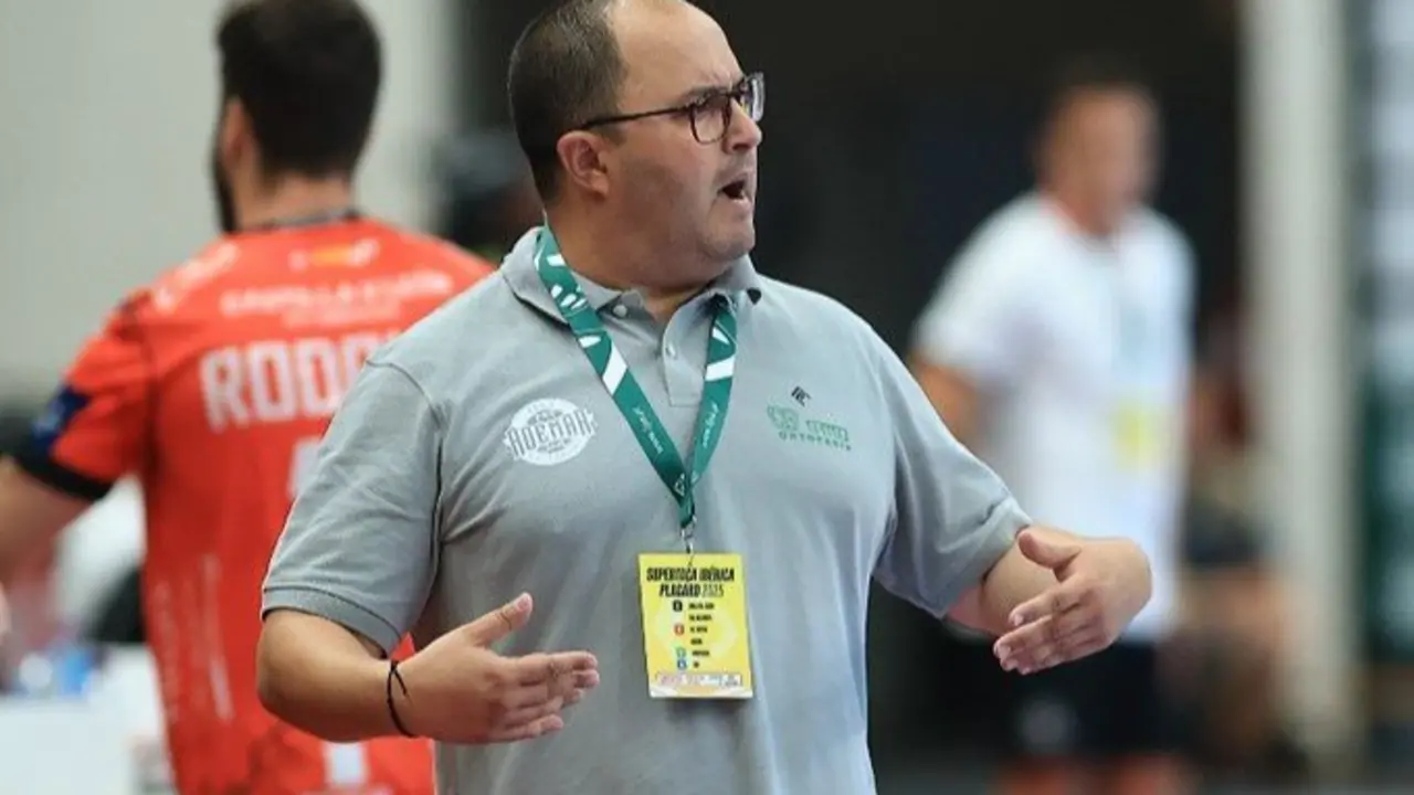 El entrenador del Abanca Ademar, Dani Gordo. Foto: Rfeb