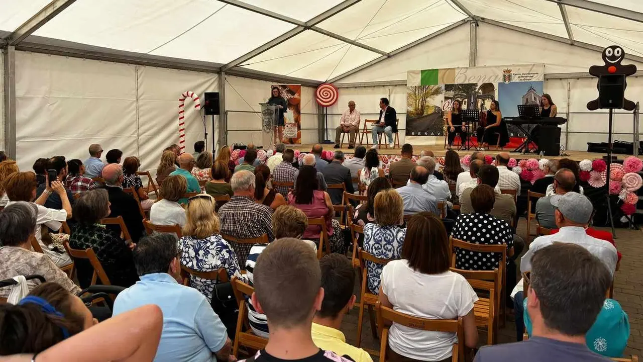 Benavides de Órbigo se vistió de gala este fin de semana para celebrar su XXVIII Feria del Dulce, una cita que volvió a confirmar por qué esta localidad se ha consolidado como capital de la cultura gastronómica en la provincia. Fotos: Luisa Álvarez