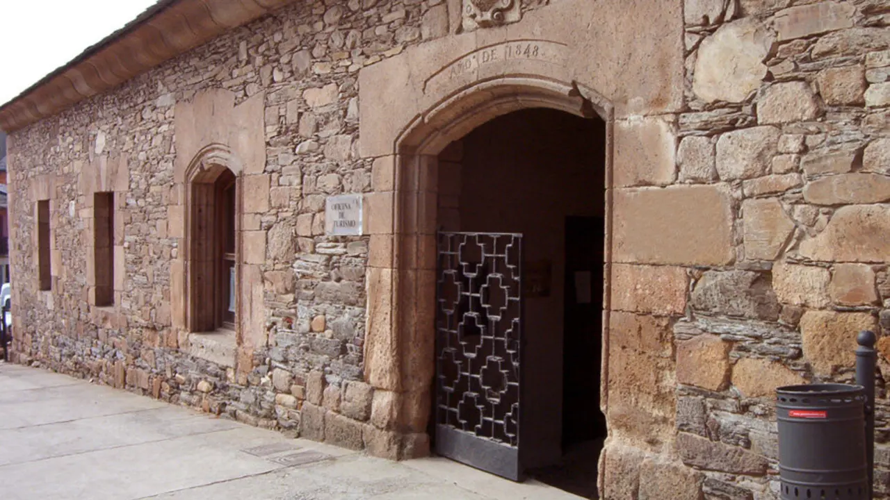 Exterior de la Oficina de Turismo de Ponferrada.