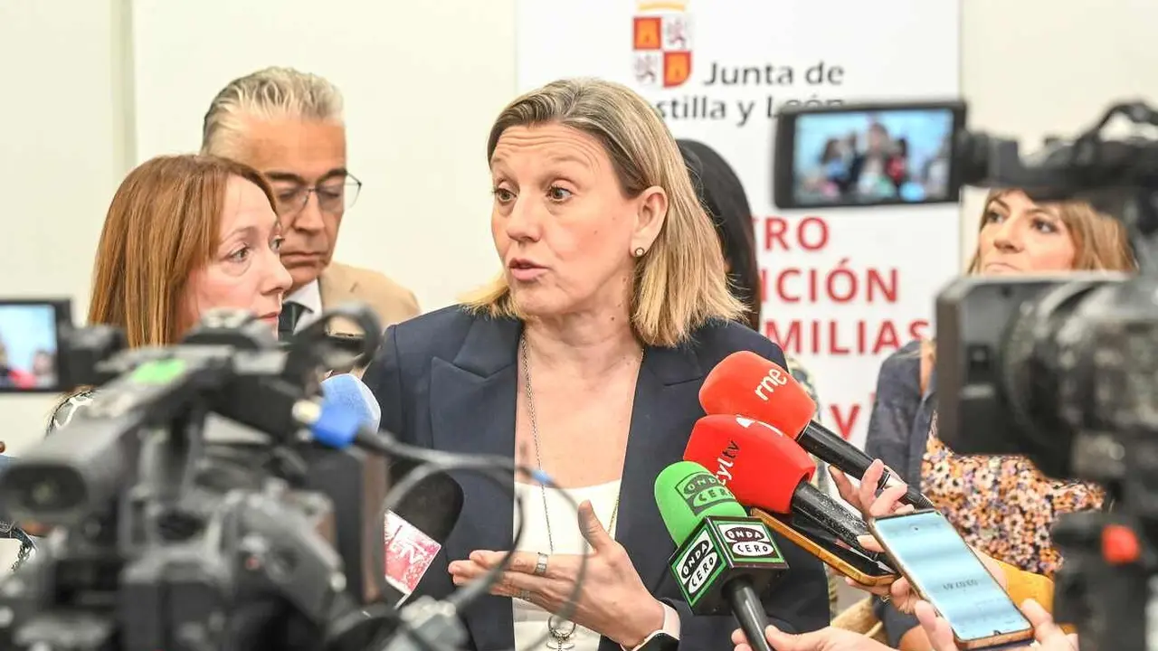 La vicepresidenta de la Junta de Castilla y León y consejera de Familia e Igualdad de Oportunidades, Isabel Blanco, visita el Centro Mediacyl Burgos.