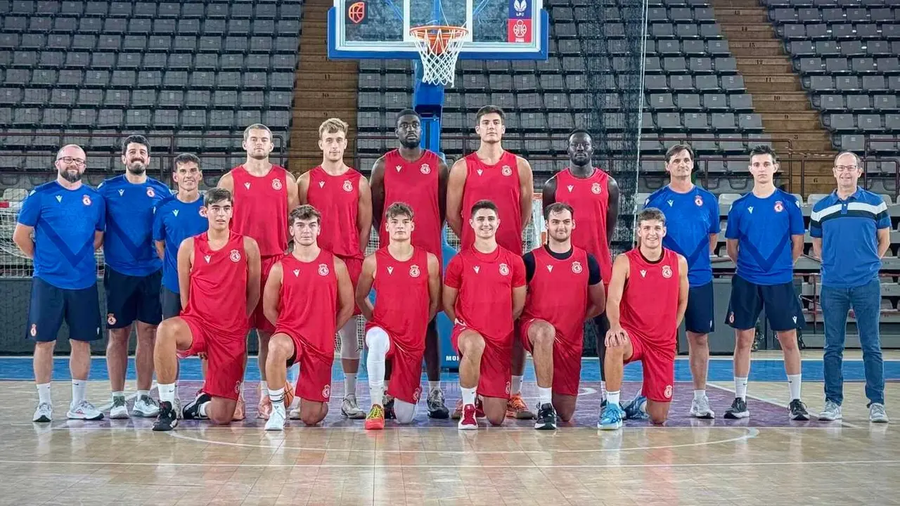 Luis Castillo lidera un proyecto casi nuevo en el Palacio de los Deportes con el regreso del leonés Jaime Llamas y la continuidad de Diego Bultó y Rodri Llamas.