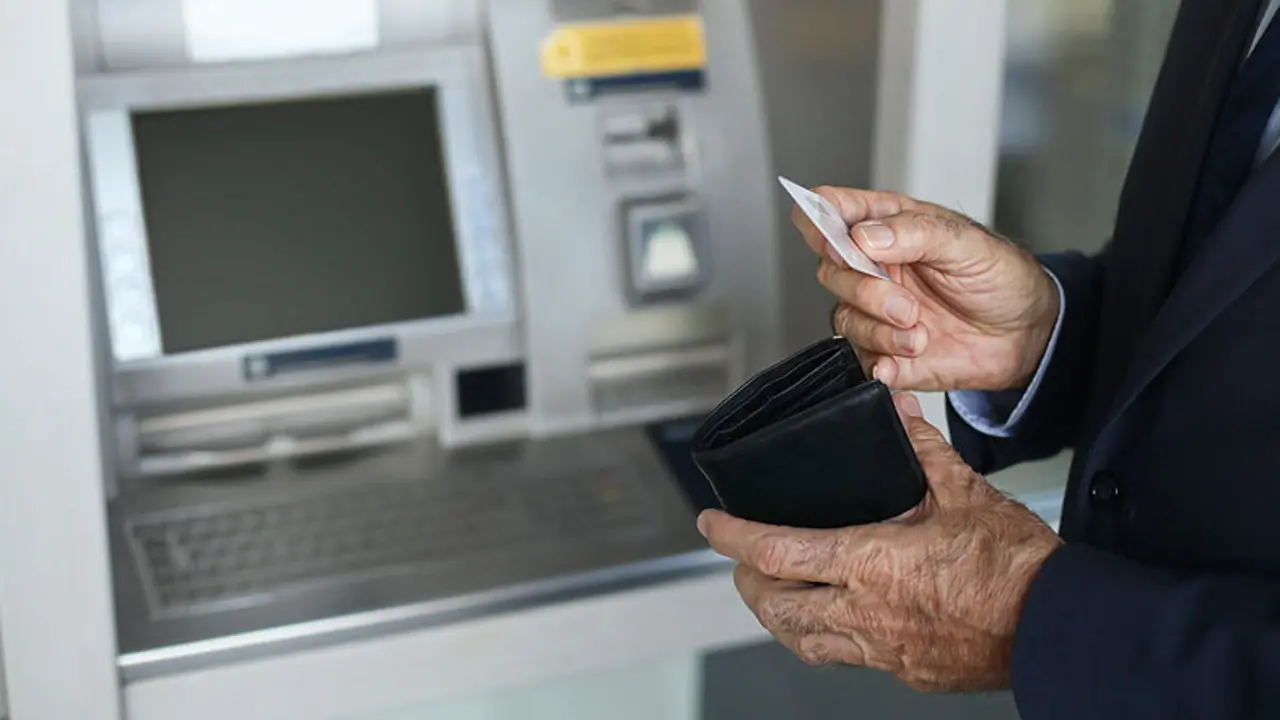 León pierde casi la mitad de sus oficinas bancarias en una década